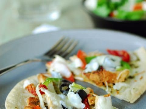 Easy Chicken Pesto Flatbread Pizza