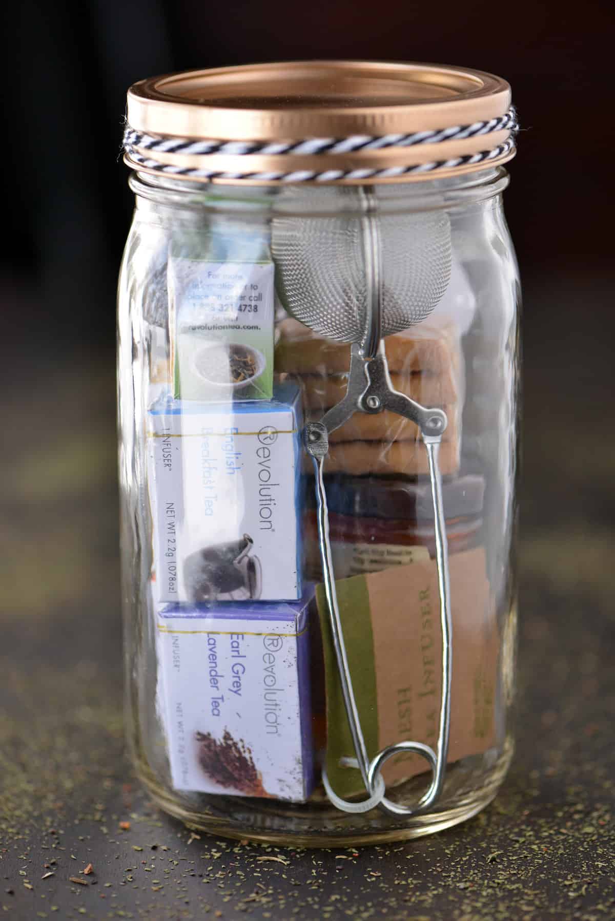 https://www.thegunnysack.com/wp-content/uploads/2014/11/Gift-Jar-For-Tea-Lovers.jpg