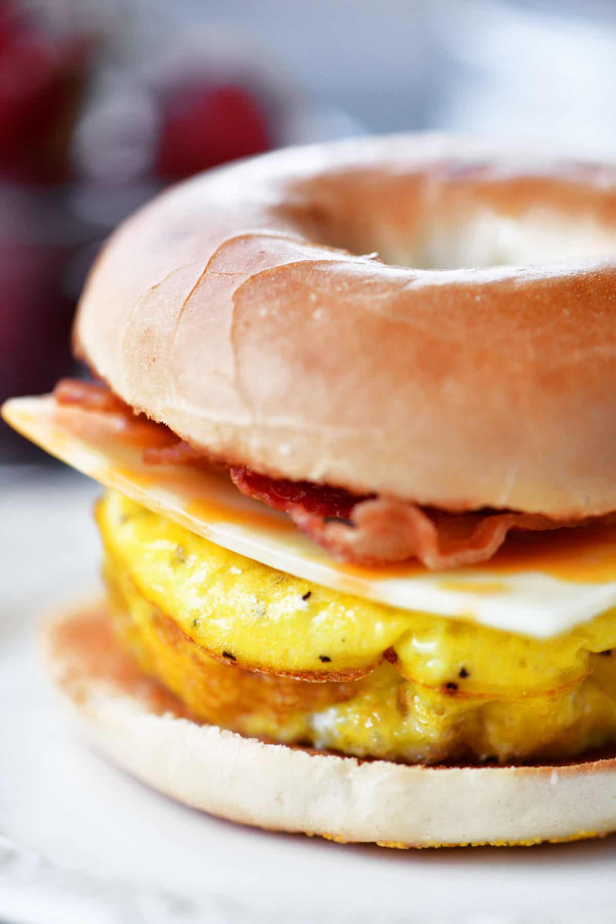 egg and cheese bagel sandwich recipe