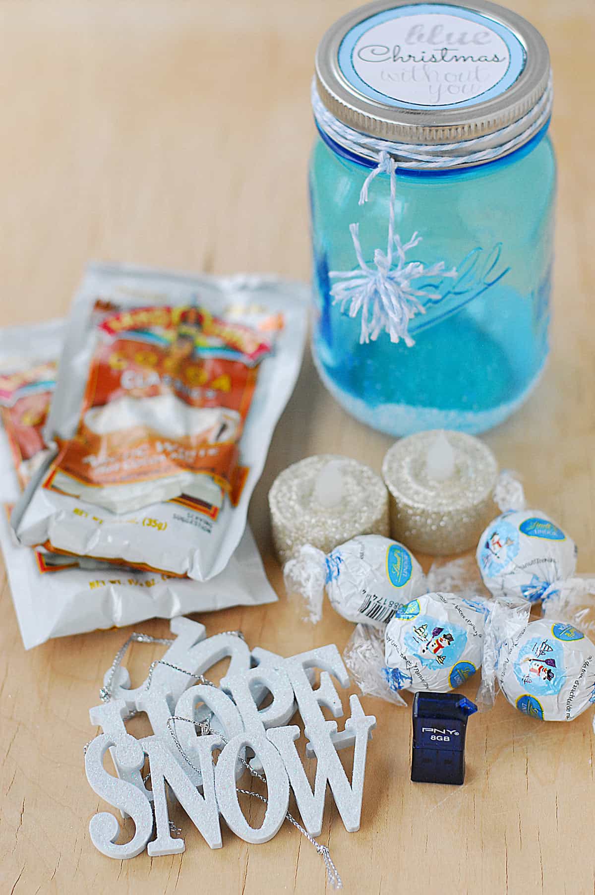 https://www.thegunnysack.com/wp-content/uploads/2023/05/Blue-Christmas-Gifts-In-A-Jar.jpg
